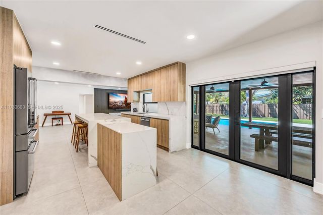 11340 SW 74th Ct, Pinecrest, FL 33156