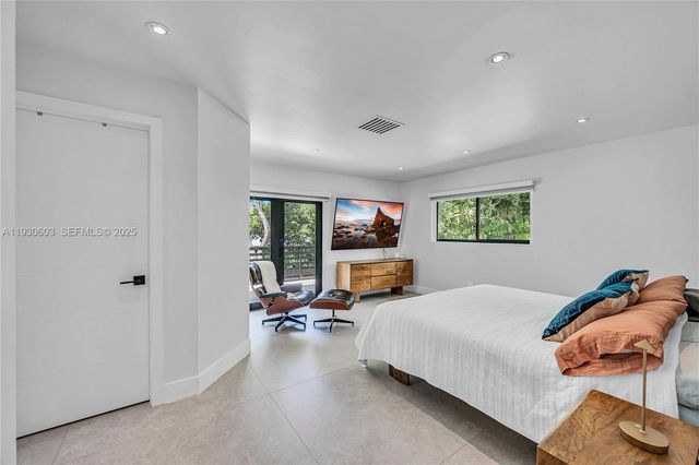 11340 SW 74th Ct, Pinecrest, FL 33156