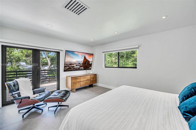 11340 SW 74th Ct, Pinecrest, FL 33156