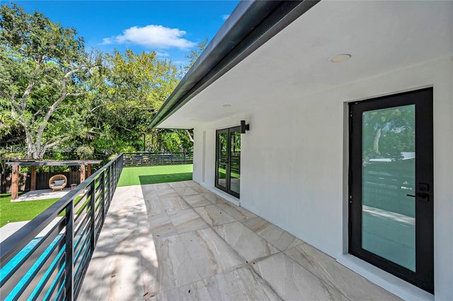 11340 SW 74th Ct, Pinecrest, FL 33156