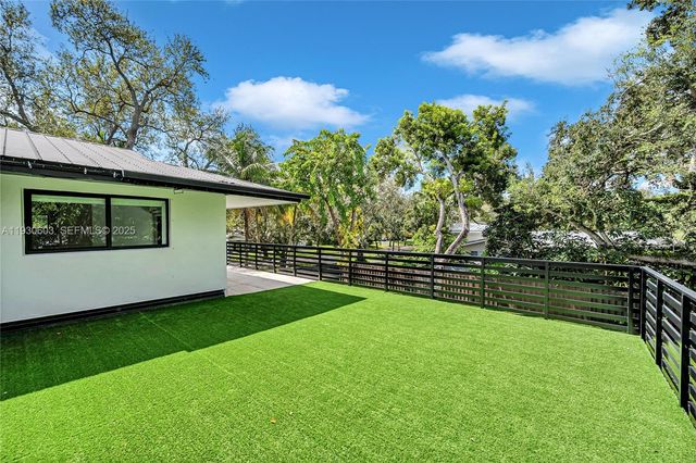 11340 SW 74th Ct, Pinecrest, FL 33156