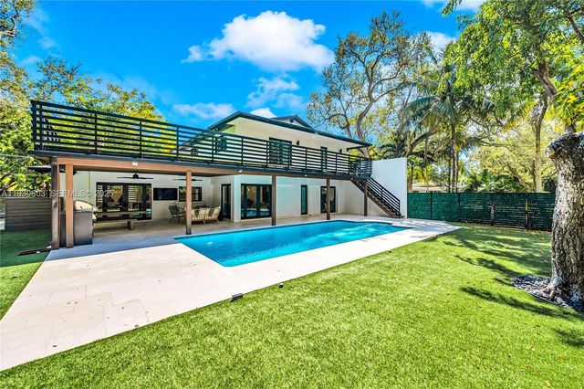 11340 SW 74th Ct, Pinecrest, FL 33156