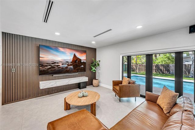 11340 SW 74th Ct, Pinecrest, FL 33156