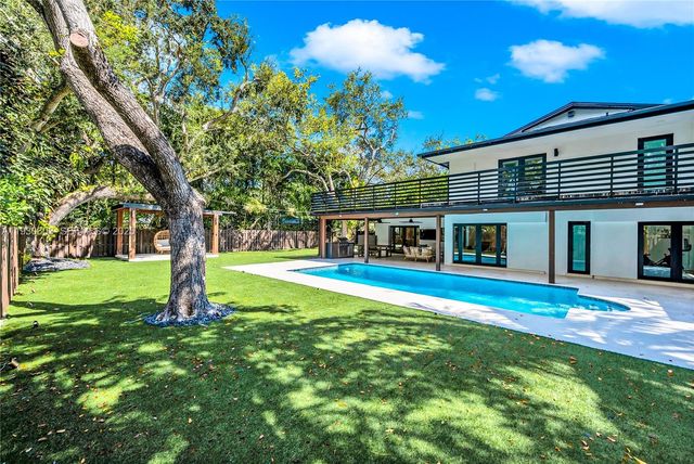 11340 SW 74th Ct, Pinecrest, FL 33156