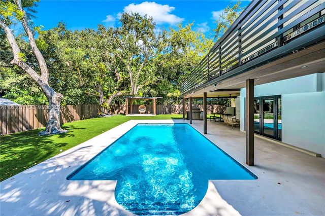 11340 SW 74th Ct, Pinecrest, FL 33156