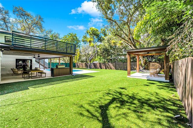 11340 SW 74th Ct, Pinecrest, FL 33156