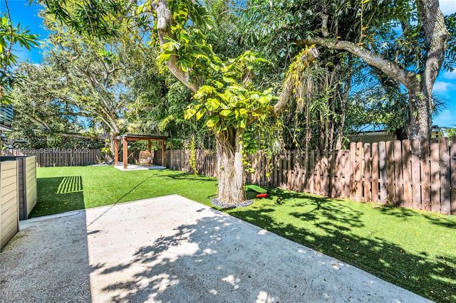 11340 SW 74th Ct, Pinecrest, FL 33156