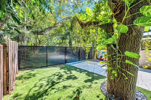 11340 SW 74th Ct, Pinecrest, FL 33156