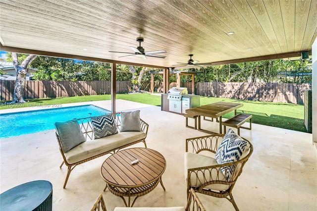 11340 SW 74th Ct, Pinecrest, FL 33156