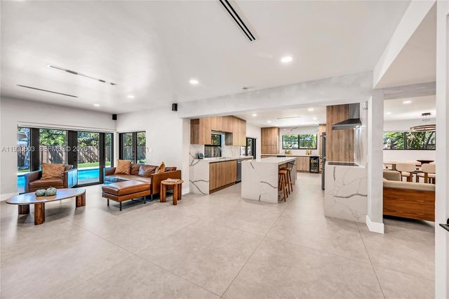 11340 SW 74th Ct, Pinecrest, FL 33156