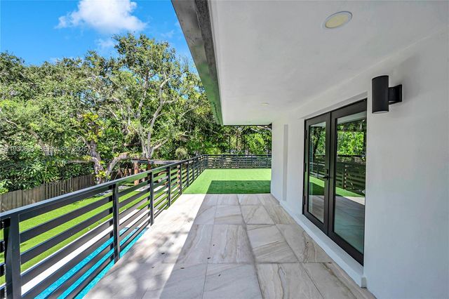 11340 SW 74th Ct, Pinecrest, FL 33156