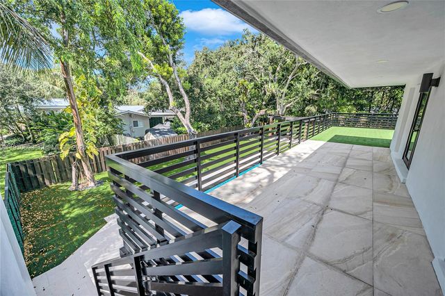 11340 SW 74th Ct, Pinecrest, FL 33156