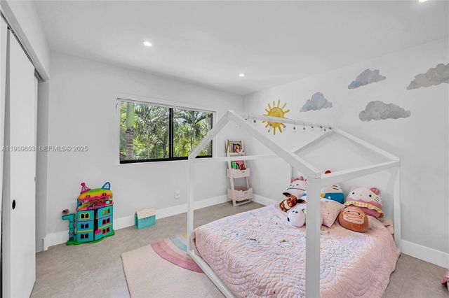 11340 SW 74th Ct, Pinecrest, FL 33156