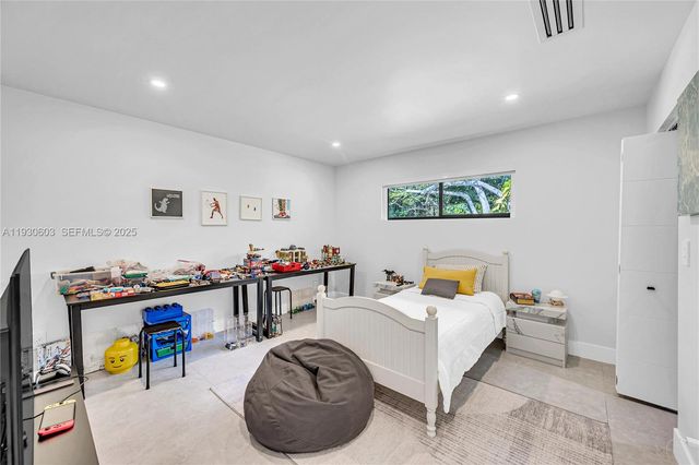 11340 SW 74th Ct, Pinecrest, FL 33156