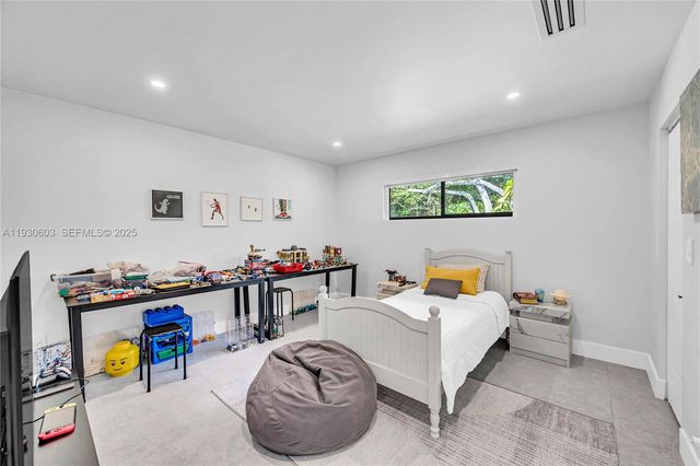 11340 SW 74th Ct, Pinecrest, FL 33156