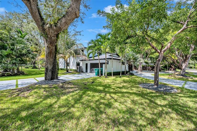 11340 SW 74th Ct, Pinecrest, FL 33156