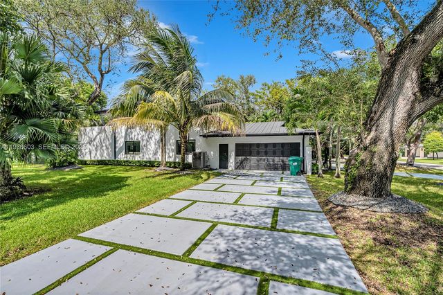 11340 SW 74th Ct, Pinecrest, FL 33156