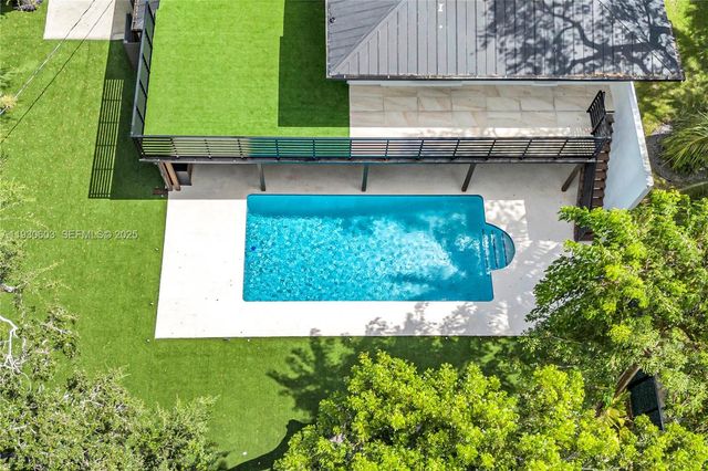 11340 SW 74th Ct, Pinecrest, FL 33156