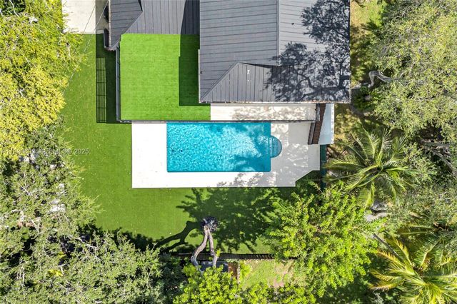 11340 SW 74th Ct, Pinecrest, FL 33156