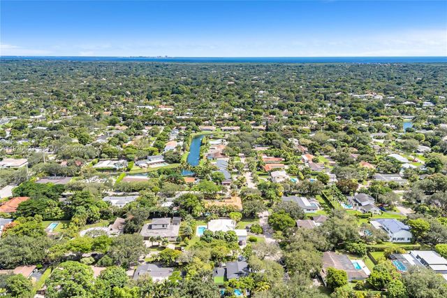 11340 SW 74th Ct, Pinecrest, FL 33156