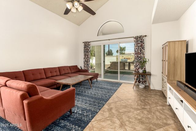 525 N REDROCK Street, Gilbert, AZ 85234