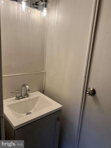 913 CHESTNUT ST, Middletown, PA 17057