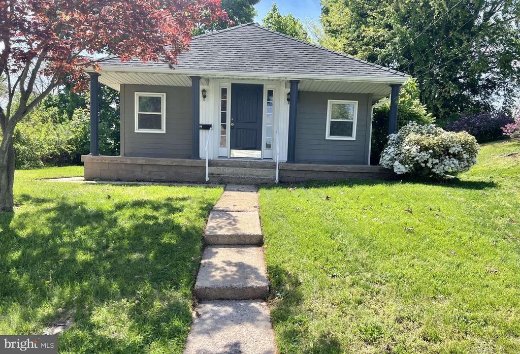 913 CHESTNUT ST, Middletown, PA 17057