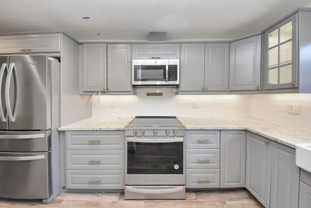 840 Threadneedle St 209, Houston, TX 77079