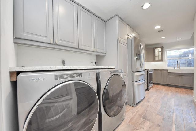 840 Threadneedle St 209, Houston, TX 77079