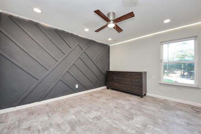 840 Threadneedle St 209, Houston, TX 77079