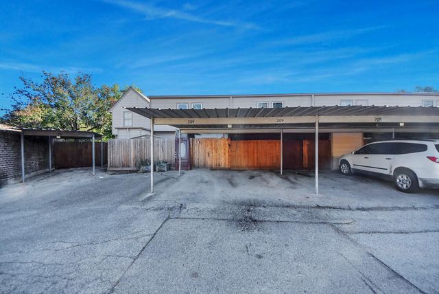 840 Threadneedle St 209, Houston, TX 77079