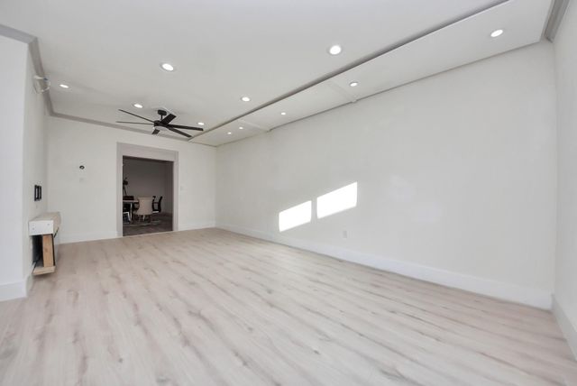 840 Threadneedle St 209, Houston, TX 77079