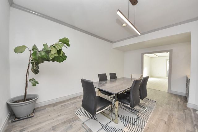 840 Threadneedle St 209, Houston, TX 77079