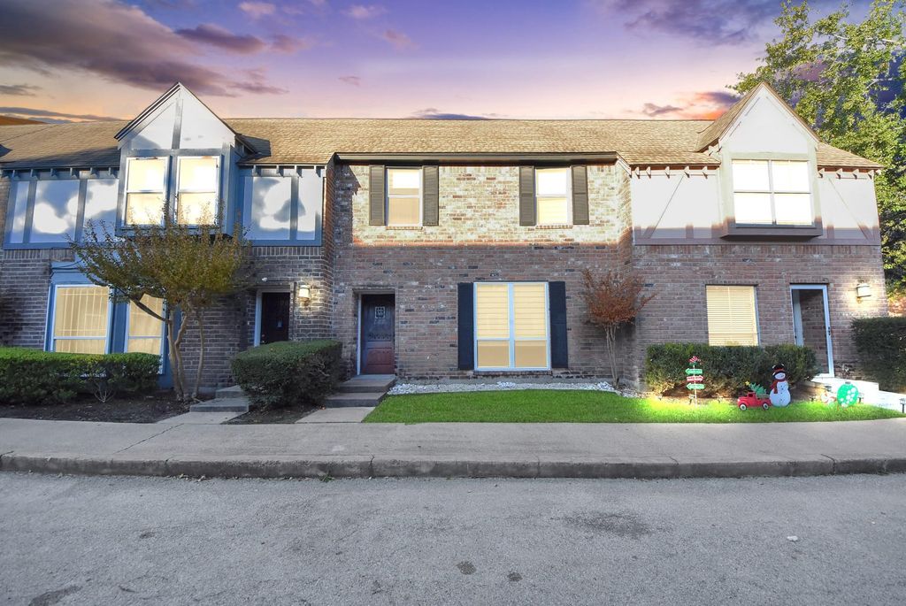 840 Threadneedle St 209, Houston, TX 77079