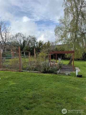 959 Barnhart Street, Raymond, WA 98577