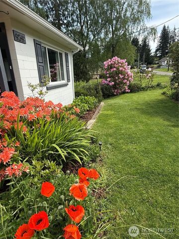 959 Barnhart Street, Raymond, WA 98577