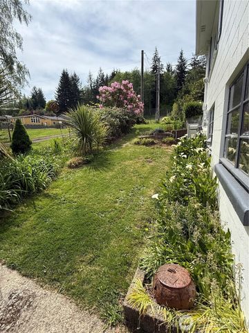 959 Barnhart Street, Raymond, WA 98577