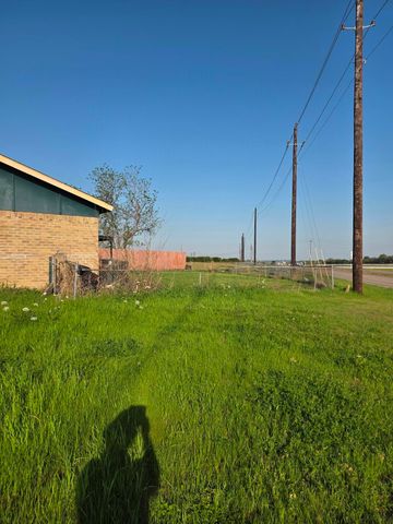 208 Woodgrove Street, Mesquite, TX 75181