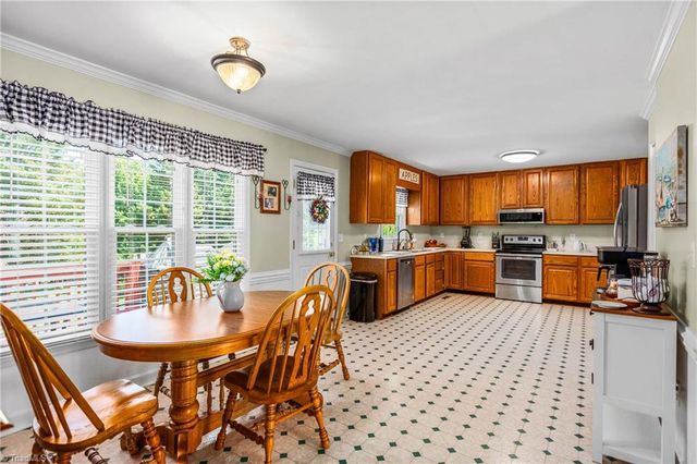 109 Knollwood Lane, King, NC 27021