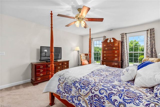 109 Knollwood Lane, King, NC 27021