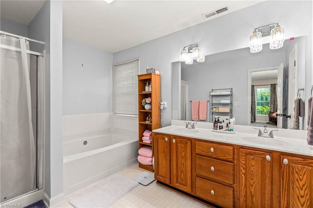 109 Knollwood Lane, King, NC 27021
