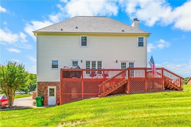 109 Knollwood Lane, King, NC 27021
