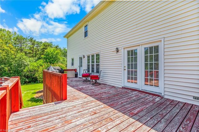 109 Knollwood Lane, King, NC 27021