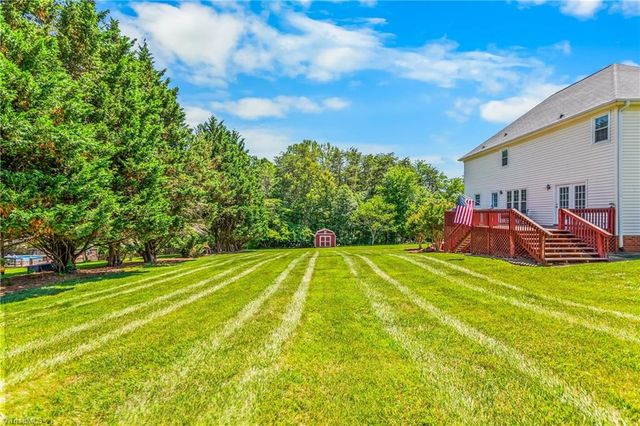109 Knollwood Lane, King, NC 27021