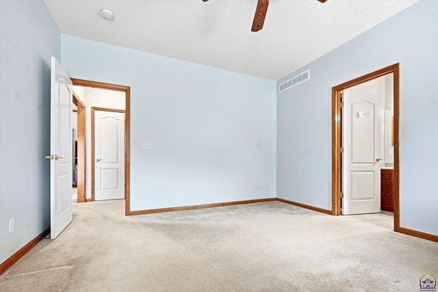6313 SW Monarch CT, Topeka, KS 66610