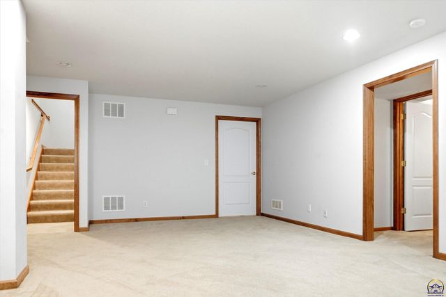 6313 SW Monarch CT, Topeka, KS 66610