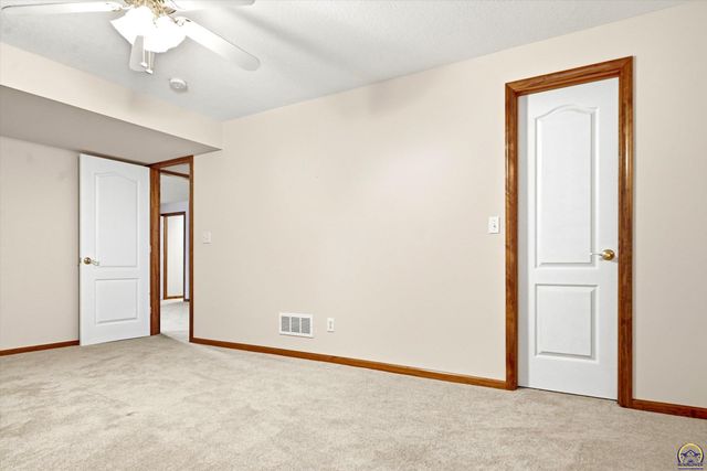 6313 SW Monarch CT, Topeka, KS 66610
