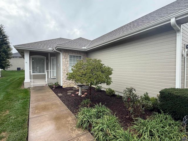 6313 SW Monarch CT, Topeka, KS 66610