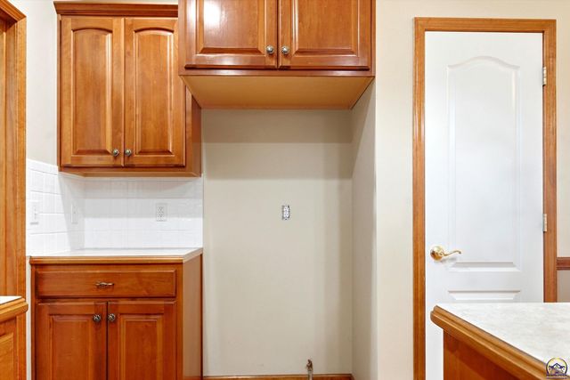 6313 SW Monarch CT, Topeka, KS 66610