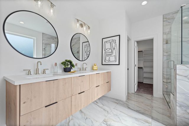 207 E 38th Street A, Houston, TX 77018